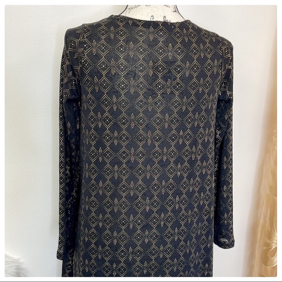 💕Like New Elegant Lularoe Sarah Black & Gold Cardigan💕 - Picture 11 of 14